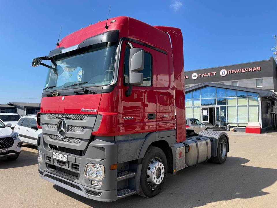 Mercedes-Benz Actros, 2016 год, 4 990 000 рублей, 2 фотография