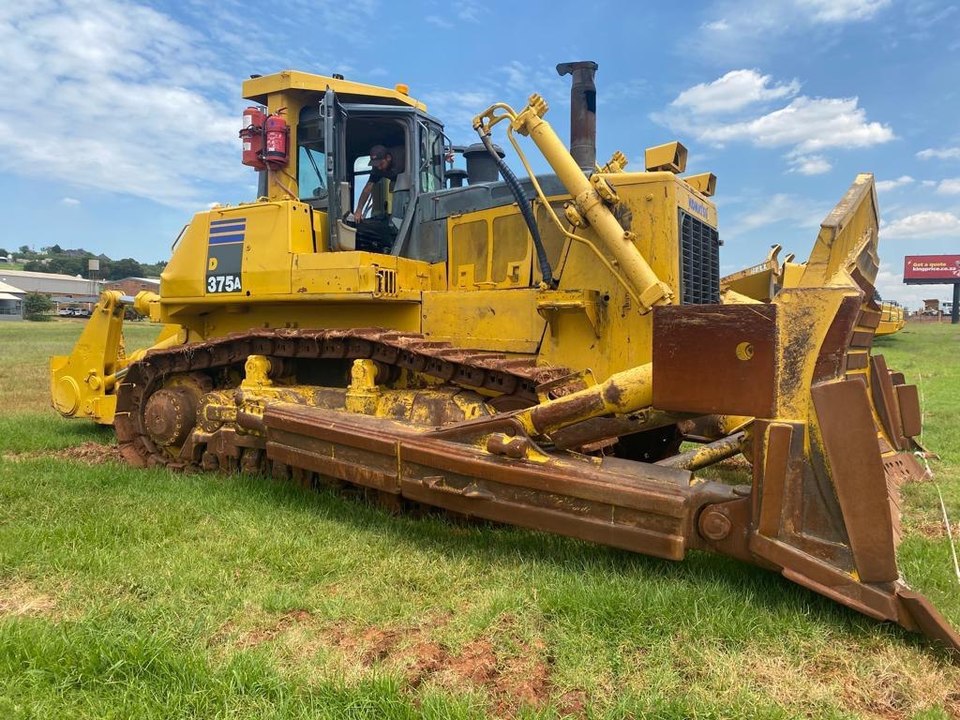 Komatsu D375, 2015 год, 45 000 000 рублей, 3 фотография