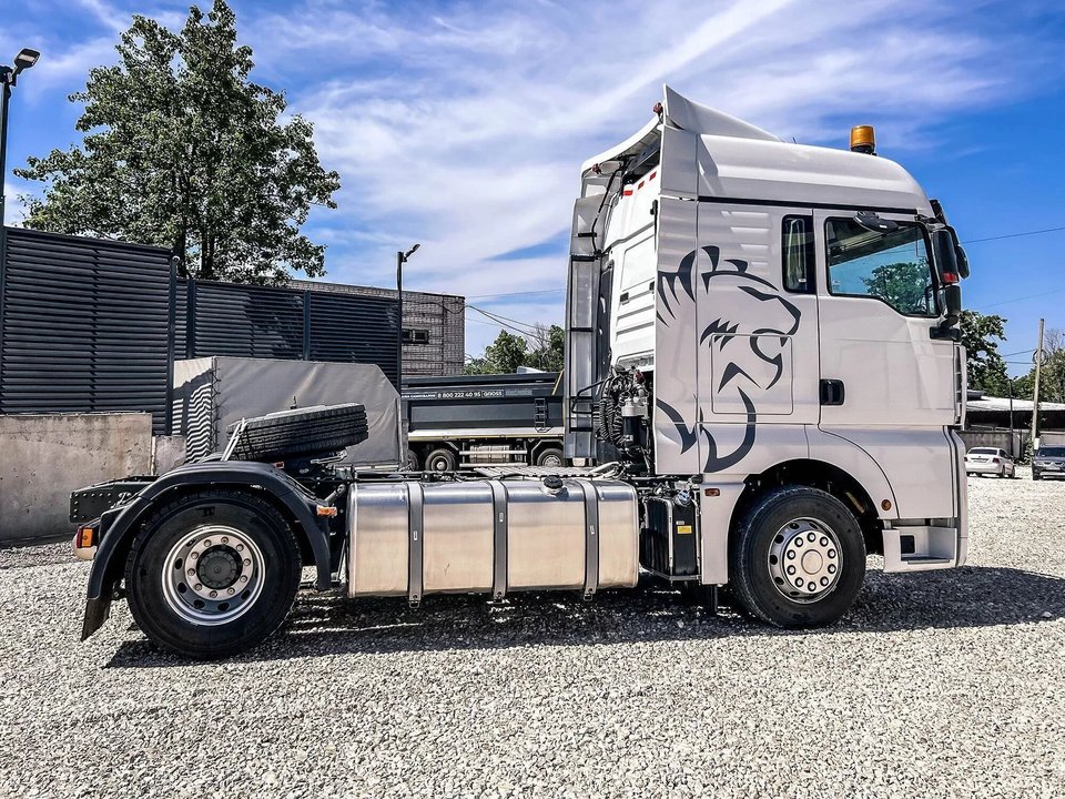 Sinotruk Hania (Howo) 4x2, 2024 год, 7 700 000 рублей, 6 фотография