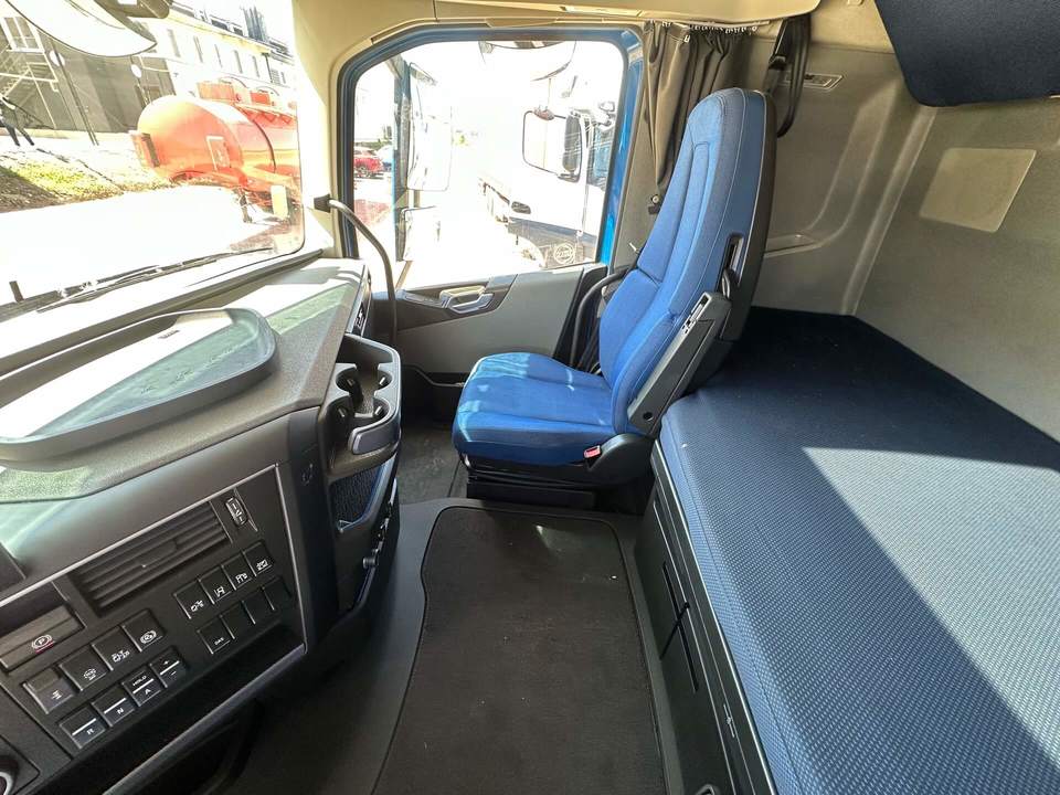 Volvo FH, 2021 год, 13 500 000 рублей, 12 фотография
