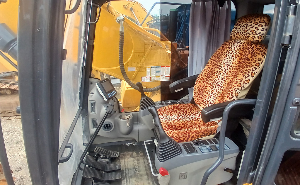 LiuGong CLG 922E, 8 500 000 рублей, 5 фотография