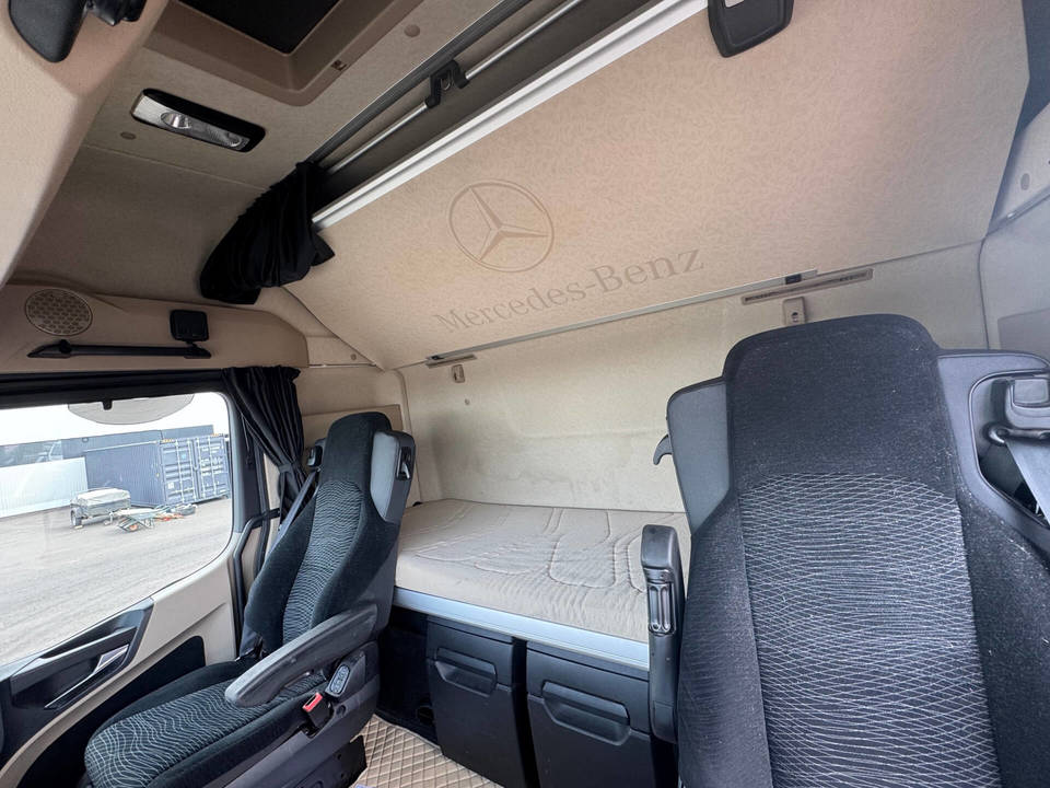 Mercedes-Benz Actros, 2021 год, 8 100 000 рублей, 15 фотография