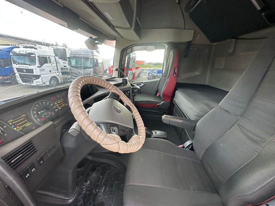 Volvo FH, 2018 год, 7 360 000 рублей, 12 фотография