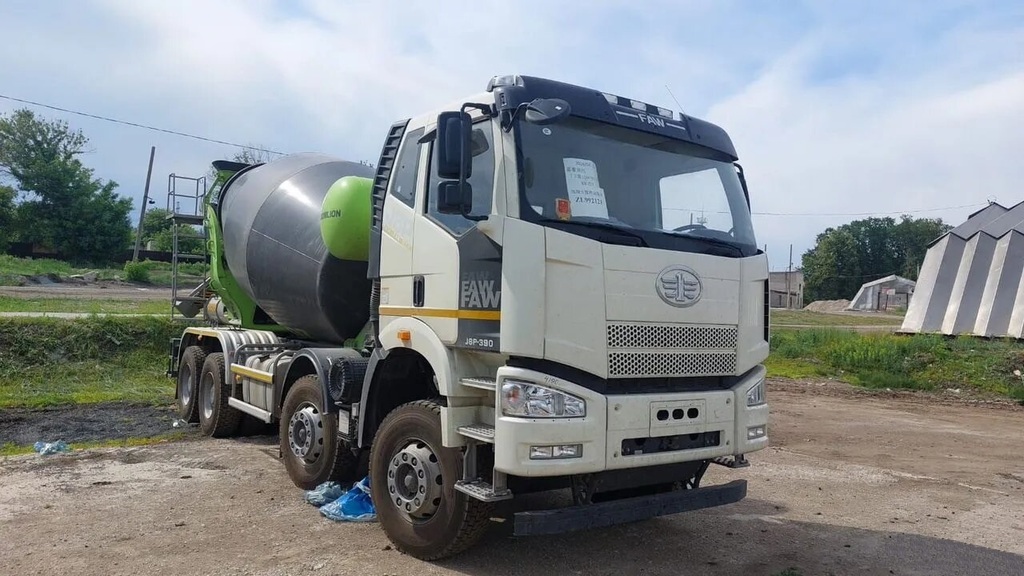 FAW CA5252, 2024 год, 8 800 000 рублей, 3 фотография