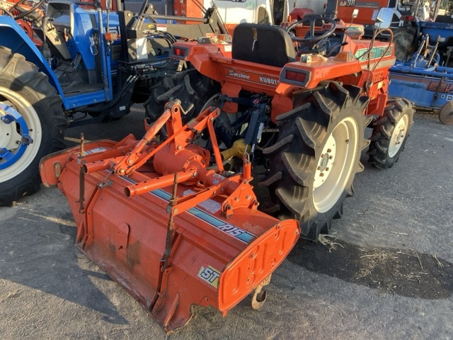 Kubota L1, 1988 год, 884 000 рублей, 3 фотография