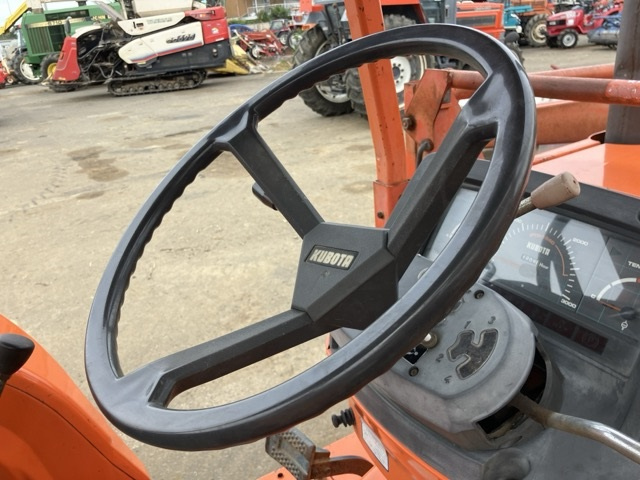 Kubota L1, 2011 год, 1 290 000 рублей, 8 фотография