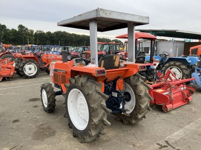 Kubota L1, 1986 год, 821 000 рублей, 4 фотография