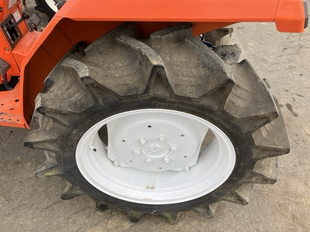 Kubota L1, 1986 год, 821 000 рублей, 11 фотография