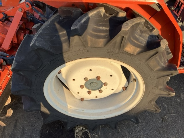 Kubota L1, 1988 год, 884 000 рублей, 13 фотография