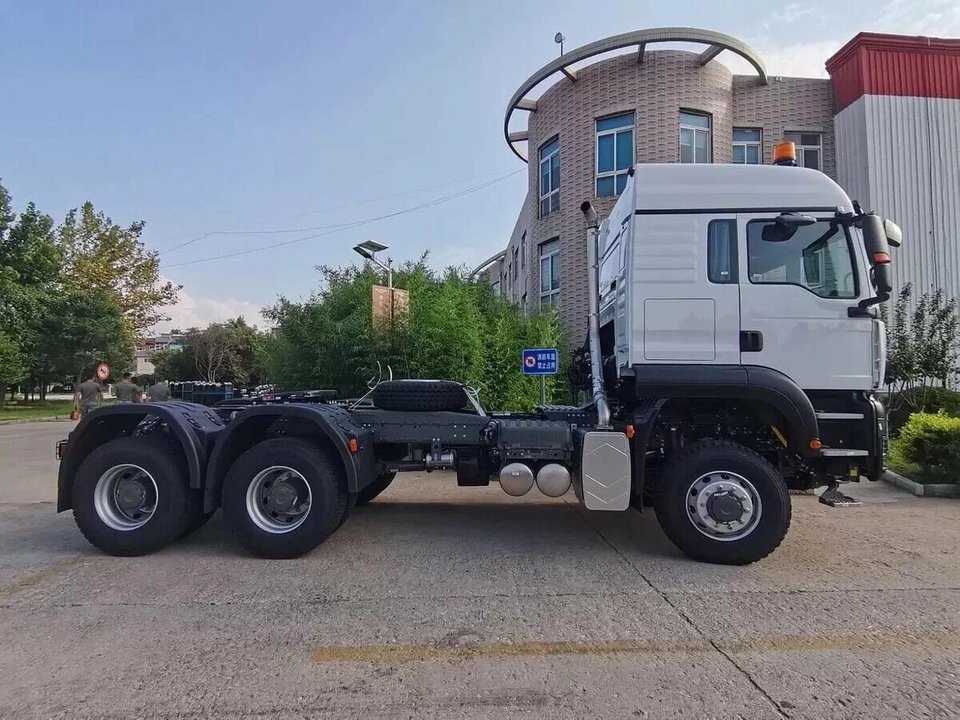 Sinotruk Hania (Howo) 6x4, 2024 год, 12 900 000 рублей, 3 фотография