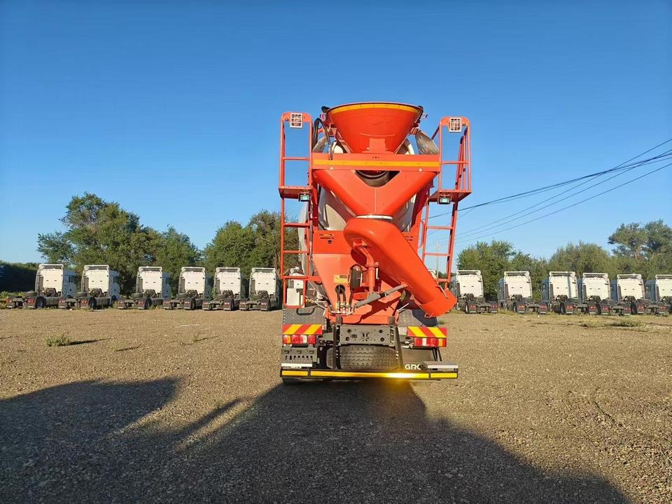 Sinotruk Hania (Howo) 6x4, 2024 год, 11 250 000 рублей, 3 фотография