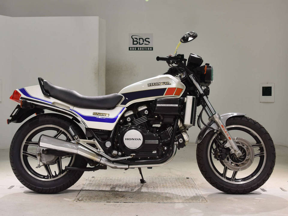 Honda VF 750, 1986 год, 358 000 рублей, 1 фотография