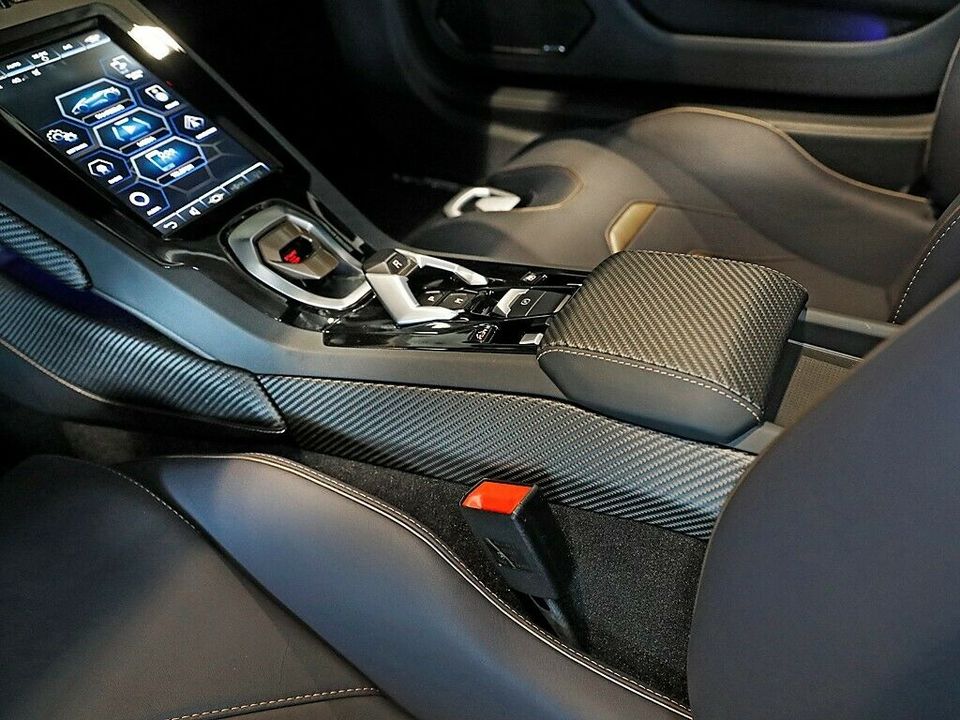 Lamborghini Huracán, 2022 год, 39 778 500 рублей, 24 фотография