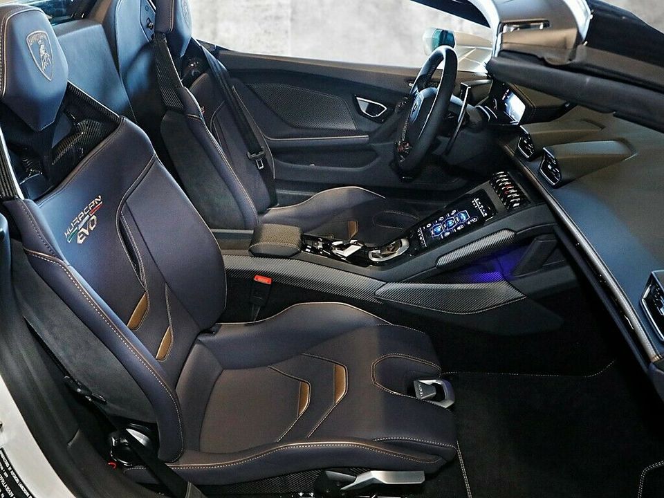 Lamborghini Huracán, 2022 год, 39 778 500 рублей, 73 фотография