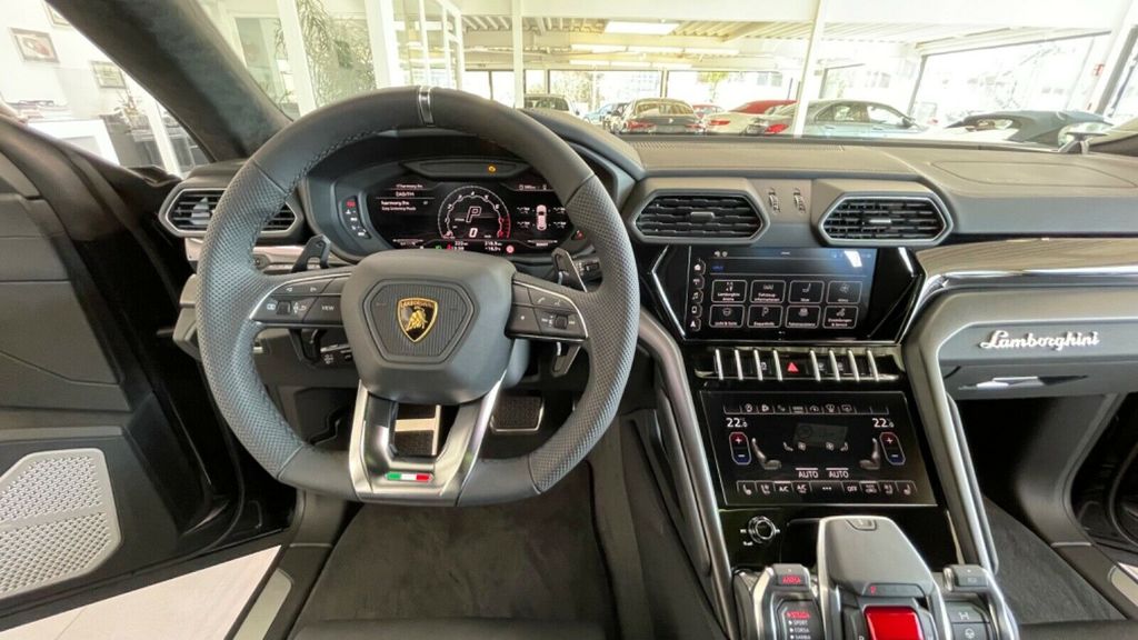 Lamborghini Huracán, 2022 год, 39 778 500 рублей, 40 фотография