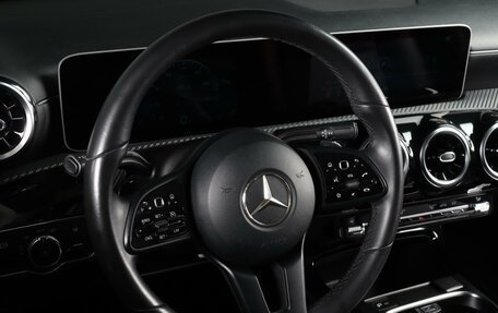 Mercedes-Benz CLA, 2019 год, 2 999 999 рублей, 16 фотография