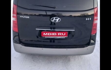 Hyundai H-1 II рестайлинг, 2018 год, 3 800 000 рублей, 2 фотография