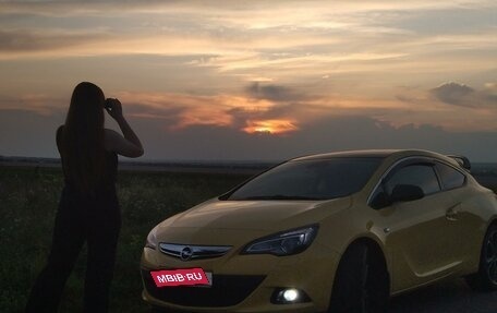 Opel Astra J, 2013 год, 1 500 000 рублей, 2 фотография