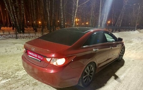 Hyundai Sonata VI, 2011 год, 950 000 рублей, 5 фотография