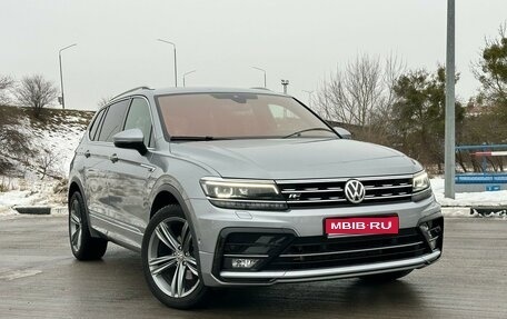 Volkswagen Tiguan II, 2019 год, 3 055 000 рублей, 1 фотография