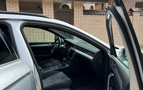 Volkswagen Passat B8 рестайлинг, 2018 год, 2 180 000 рублей, 23 фотография