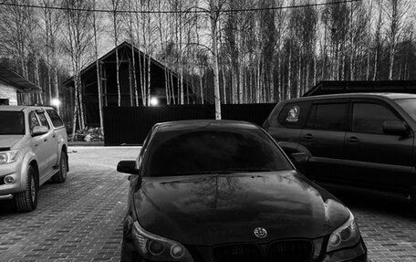 BMW 5 серия, 2004 год, 1 350 000 рублей, 3 фотография