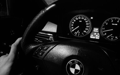 BMW 5 серия, 2004 год, 1 350 000 рублей, 10 фотография