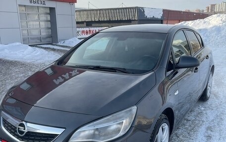 Opel Astra J, 2011 год, 900 000 рублей, 3 фотография