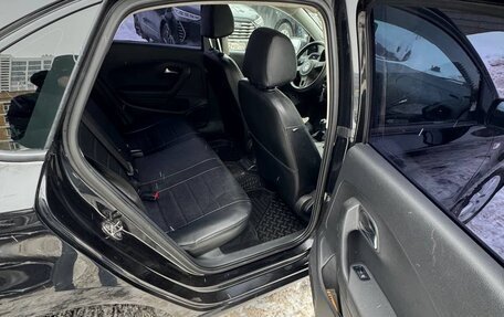 Volkswagen Polo VI (EU Market), 2013 год, 980 000 рублей, 23 фотография