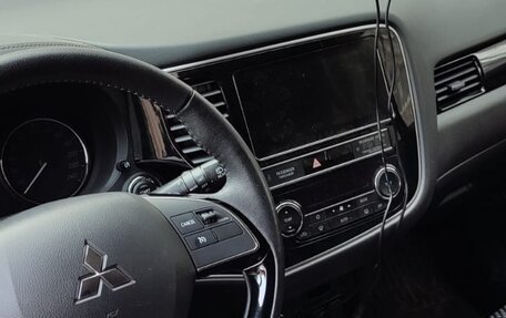 Mitsubishi Outlander III рестайлинг 3, 2020 год, 10 фотография