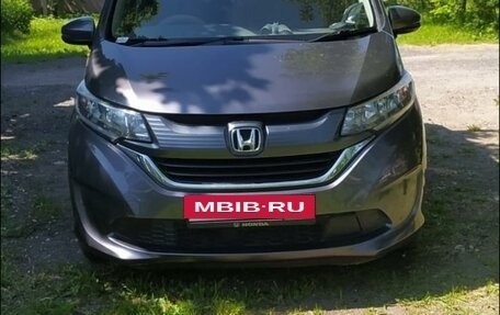 Honda Freed II, 2017 год, 1 550 000 рублей, 12 фотография