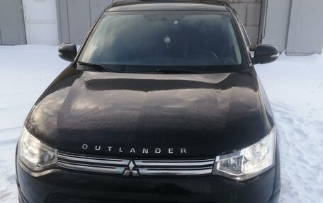Mitsubishi Outlander III рестайлинг 3, 2013 год, 1 350 000 рублей, 1 фотография
