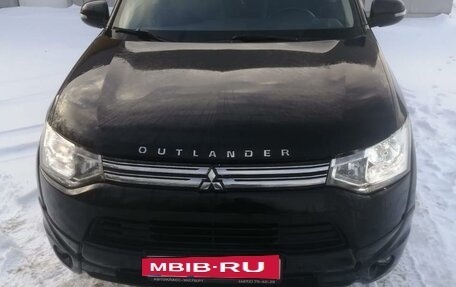 Mitsubishi Outlander III рестайлинг 3, 2013 год, 1 350 000 рублей, 5 фотография