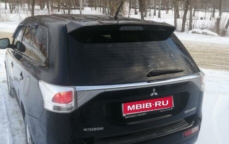 Mitsubishi Outlander III рестайлинг 3, 2013 год, 1 350 000 рублей, 12 фотография
