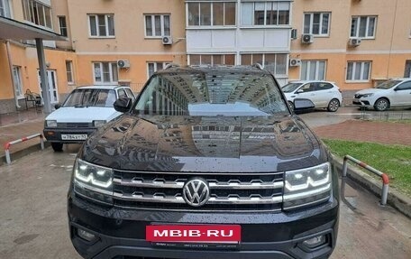 Volkswagen Teramont I, 2018 год, 3 850 000 рублей, 2 фотография