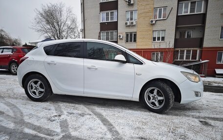 Opel Astra J, 2011 год, 4 фотография