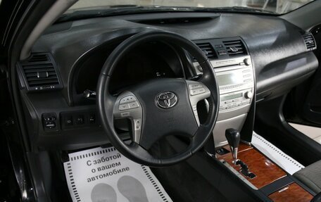 Toyota Camry, 2010 год, 999 000 рублей, 10 фотография