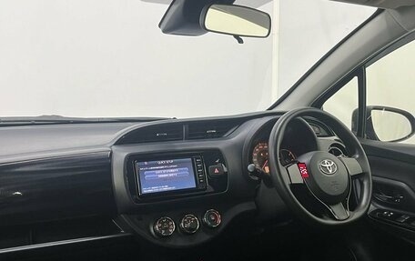 Toyota Vitz, 2018 год, 1 110 000 рублей, 12 фотография