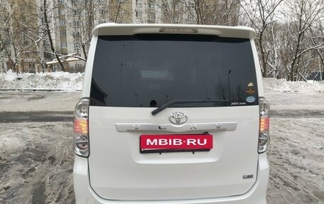 Toyota Voxy II, 2010 год, 1 150 000 рублей, 4 фотография
