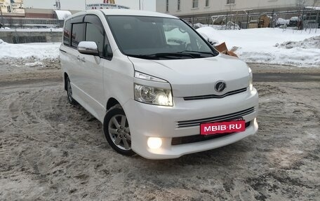 Toyota Voxy II, 2010 год, 1 150 000 рублей, 2 фотография
