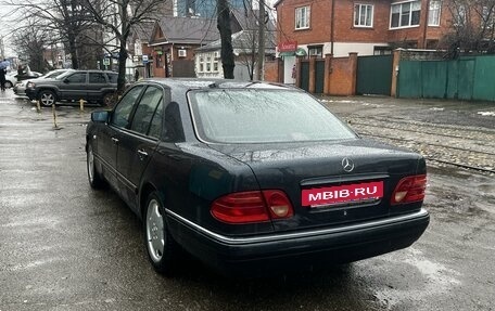 Mercedes-Benz E-Класс, 1997 год, 880 000 рублей, 6 фотография