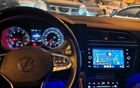 Volkswagen Tiguan II, 2021 год, 2 810 000 рублей, 6 фотография