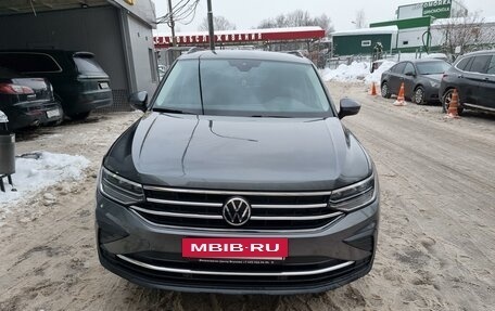 Volkswagen Tiguan II, 2021 год, 2 810 000 рублей, 22 фотография