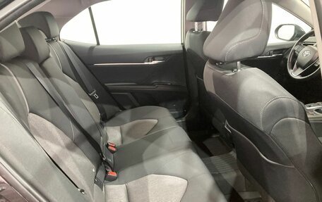 Toyota Camry, 2021 год, 3 190 000 рублей, 10 фотография