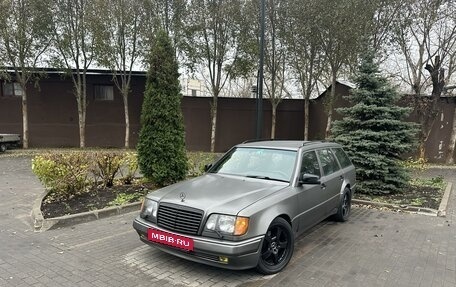 Mercedes-Benz E-Класс, 1993 год, 2 250 000 рублей, 2 фотография