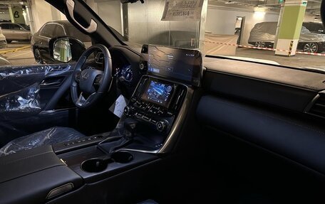 Lexus LX, 2023 год, 20 000 000 рублей, 4 фотография