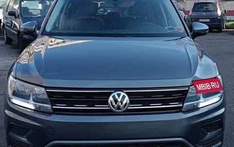 Volkswagen Tiguan II, 2019 год, 2 610 000 рублей, 3 фотография