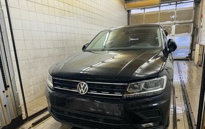 Volkswagen Tiguan II, 2018 год, 2 419 000 рублей, 1 фотография