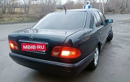Mercedes-Benz E-Класс, 1998 год, 600 000 рублей, 4 фотография