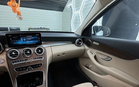 Mercedes-Benz C-Класс, 2018 год, 3 550 000 рублей, 10 фотография